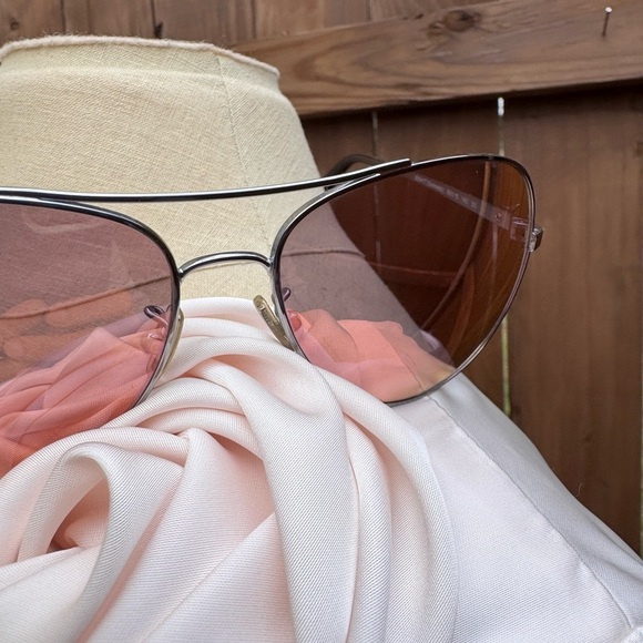 Stylish Pink-Tinted Sunglasses - Picture 7 of 7